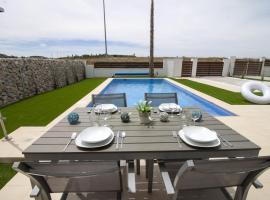 Villa Malibu 3021, hotel with pools in Vistabella