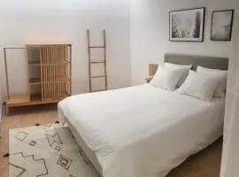 Accommodation in Sesimbra - Two Double Bedroom