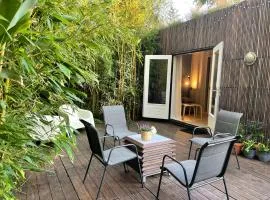 Tiny-House van zeecontainers bij het bos