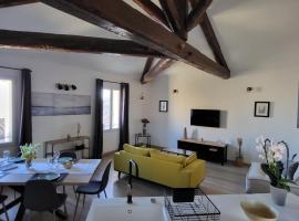 Le Repaire du Soleil – apartament w mieście Aigues-Mortes