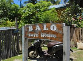 Balo Surf House, hotell Nembralas