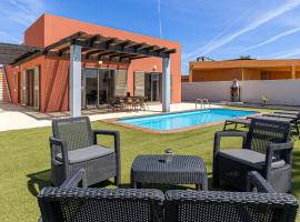 Villa Jarcia by Calima Villas, hotel in Caleta De Fuste