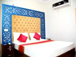 Doves Inn Hotel, Tipu Block, Feroze Pur Road