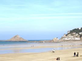 Les Bains - Studio Vue Mer Latérale - Balcon - Plage au Pied - Val-André, hotel v destinaci Pléneuf-Val-André