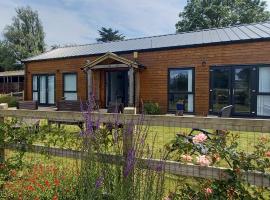 Lords View, pet-friendly hotel in Ruckinge