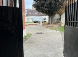 Le Relais de Saint Loup 1 à 66 personnes – apartament w mieście Échouboulains