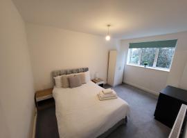 Modern 3 bed Walking Distance to Wimbledon Tennis!, hotel malapit sa The All England Lawn Tennis Club Centre Court, London