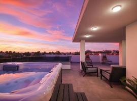 Leonardo Luxury Residence 2 Penthouse with jacuzzi、ザダルのホテル