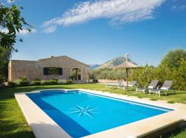 Villa Antonia, Pollença, holiday home in Pollença