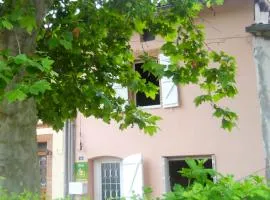 Maison charmante à Aignes avec jardin et barbecue