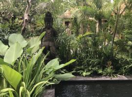 Spacious Private Pool Apartment-Beachside Resort