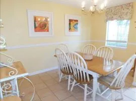 G2 great extra glassed in dining area 3bed 2 5 bath very nice glassed in porch close to clubhouse