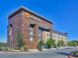 La Quinta Inn & Suites by Wyndham Lakeway, hotel v destinaci Lakeway