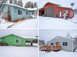 Family Retreat 4Homes Accommodates 25 Water Access, ξενοδοχείο σε Rose Crossing