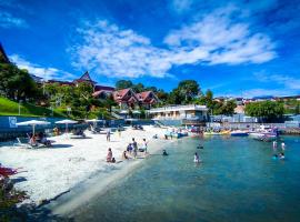 Khas Parapat, hotel v mestu Parapat