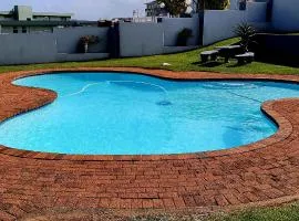 Nomads Nook 8 - 8 Sleeper - Amazing Sea Views!