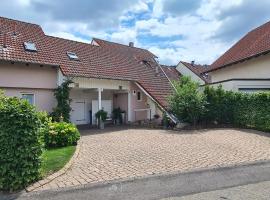 Villa Clee Ferienwohnungen, hotell nära Lichterfelde-stadion, Cleebronn