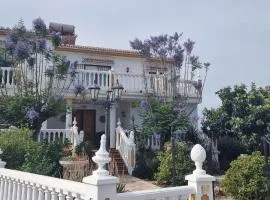 Villa-Charo-Algarrobo-Costa-del-Sol-Salzwasser-Pool-Meerblick-Aussenkueche-25-Min-nach-Malaga