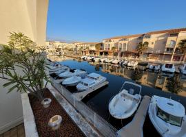 T2 &agrave; c&ocirc;t&eacute; de la mer quartier des Quilles