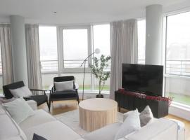 3 Bedroom Split Level Penthouse, hotel in Kew Bridge