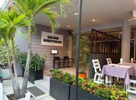 GOLDEN GUESTHOUSE by The Beach Cha Am、チャアムのB&B