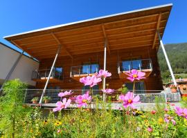 Agritur Anselmi, hotel v destinaci Terzolas