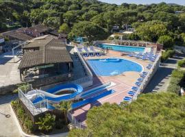 Bungalow luxe 3 chambres surplombant le Golf de St Tropez, Campingplatz in Gassin