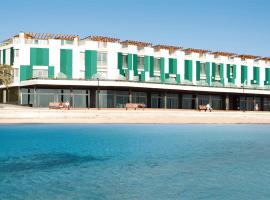 Hotel LIVVO Corralejo Beach، فندق في كوراليخو