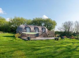 Prosecco - Lydcott Glamping Cornwall, sea views, glamping site in East Looe