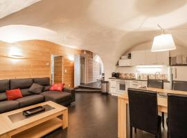 Aya, appartement moderne dans le cœur du village, apartment in Le Monêtier-les-Bains