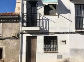 Casa Tía Daniela, povoljni hotel u gradu Casas de Millán