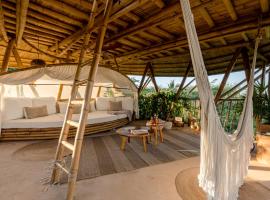 Bamboo Tree House romantic & luxury retreat, Hotel in Brisas de Zicatela