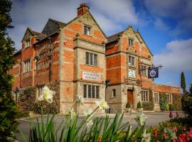 Grosvenor Pulford Hotel & Spa, hotel with pools in Pulford