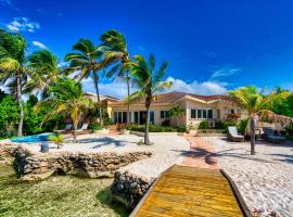 Private Beach Ocean Front Boat Dock Tiki Bar, hotel in Savaneta