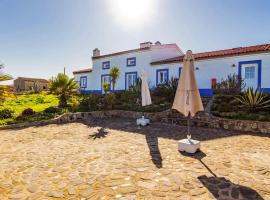 Casa Presente Guesthouse, hotel i Carrapateira