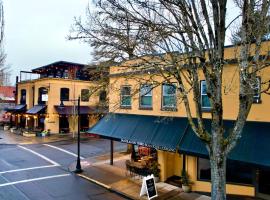Douglas On Third, hotel de 4 estrellas en McMinnville
