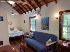 Sea Garden Cottage, holiday home in Caye Caulker