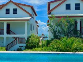 VeLento Partial Ocean View #8: Caye Caulker şehrinde bir havuzlu otel