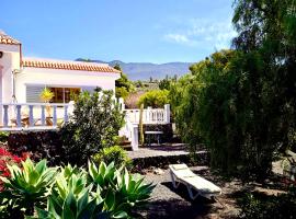 Casa Mira, Ruhiger Bungalow in Las Norias, vacation home in Los Llanos de Aridane