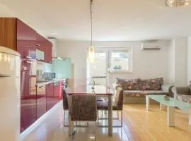 Vita Garden Apartment 85 m2 Private Entrance & 100 m2 Terrace