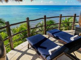 El Taj Oceanfront and Beachside Condo Hotel, hotel di Playa del Carmen