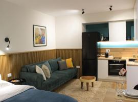 Studio in Tirana, hotel cerca de Grand Park of Tirana, Tirana