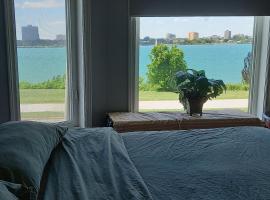 WaterfrontHome-RiverView, Windsor ,Canada, holiday rental in Windsor
