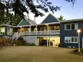 Hamptons In Rye Studio - 3 Mins from Famous Hot Springs!