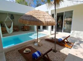 Villa Kuxtah, Beautiful bungalow with Private Pool, hotel v destinaci Tulum