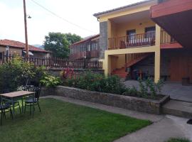 Traditional Guesthouse Vrigiis, hotell i Agios Germanos