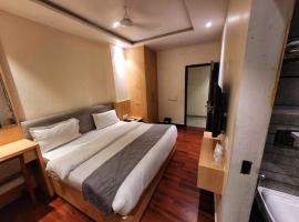 Hotel Dua- 300M From Golden Temple, hotell i Amritsar