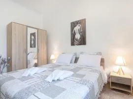 Dafnis City Apartment