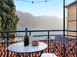 Fogazzaro Lake View Apartment, hotel cerca de Villa Fogazzaro, Oria