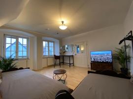 Room in Apartment - Schlafen Wie Prinzessinnen In Kemptens Schlosschen, guest house in Kempten